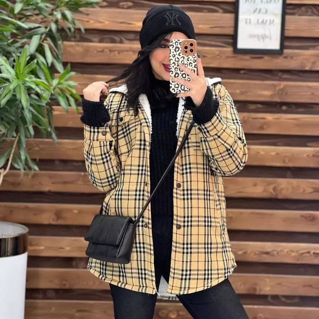 شکت بهار جلو دکمه داخل ببعی