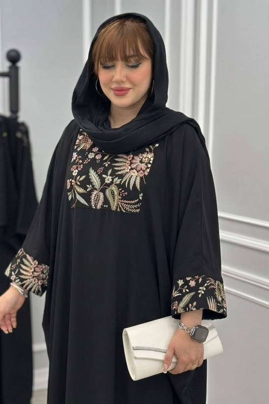 عبایی الیزه با کیفیت خرجکار سوزن دوزی پوراندوخت شکوفه