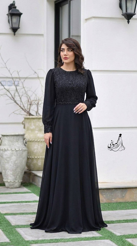 ماکسی مجلسی زنانه کاپدار جنس دانتل مخمل و حریر درجه یک نفس سایز بندی 44 تا54