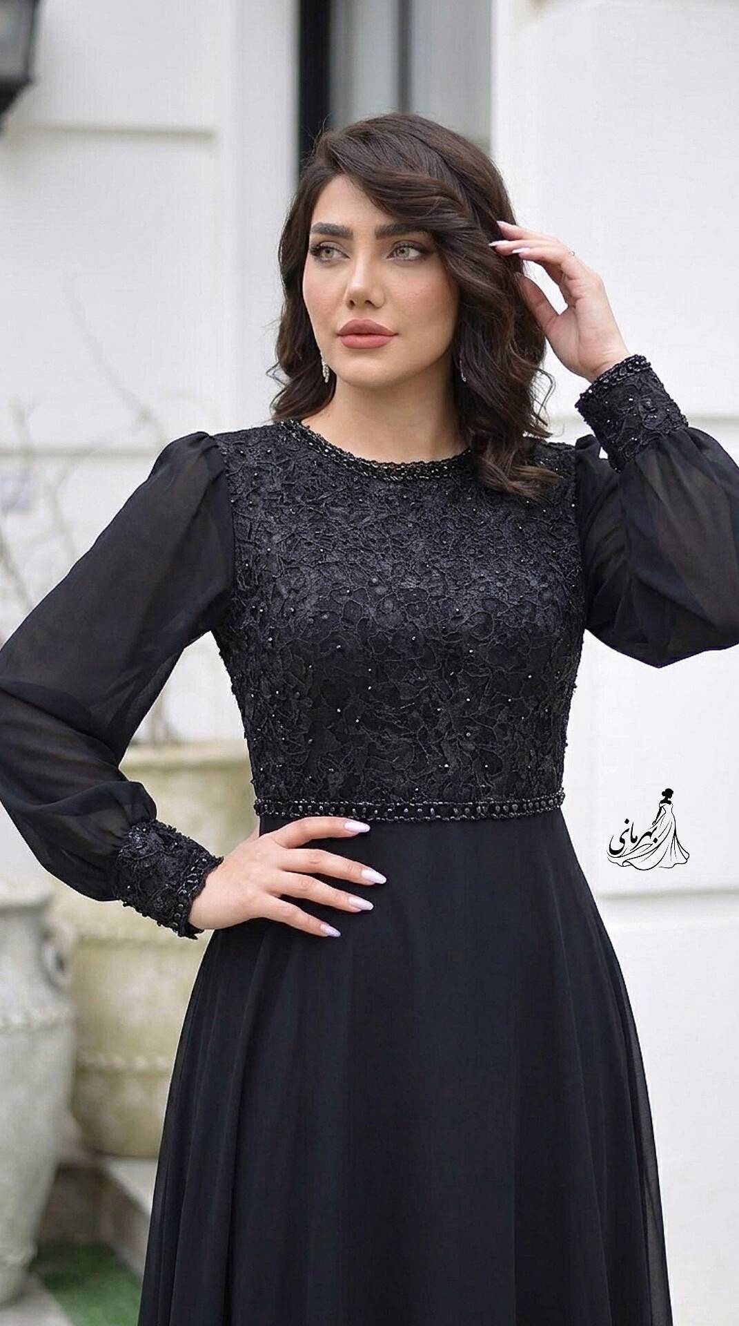 ماکسی مجلسی زنانه کاپدار جنس دانتل مخمل و حریر درجه یک نفس سایز بندی 44 تا54