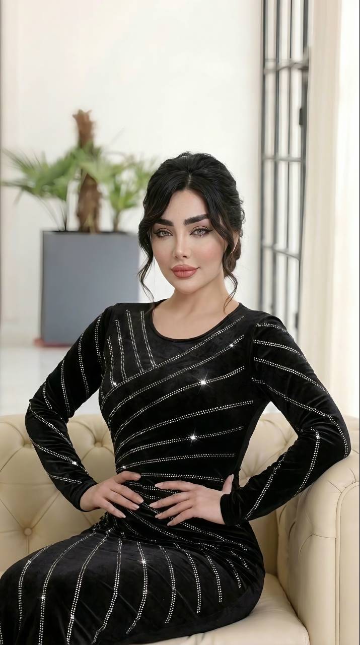 ماکسی مجلسی فوق العاده شیک و لاکچری مخمل آینه ای کره ای درجه یک نگینکاری الماس