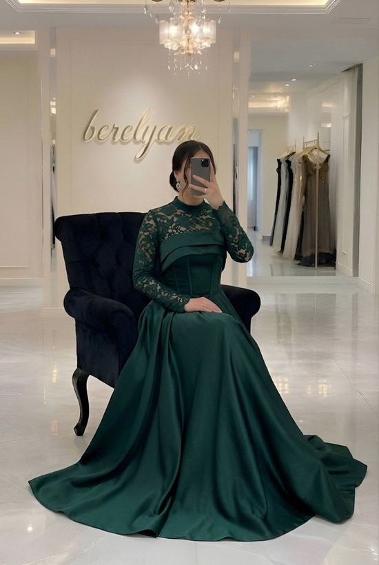ماکسی مجلسی زنانه دانتل مخمل و دامن ساتن آیماه